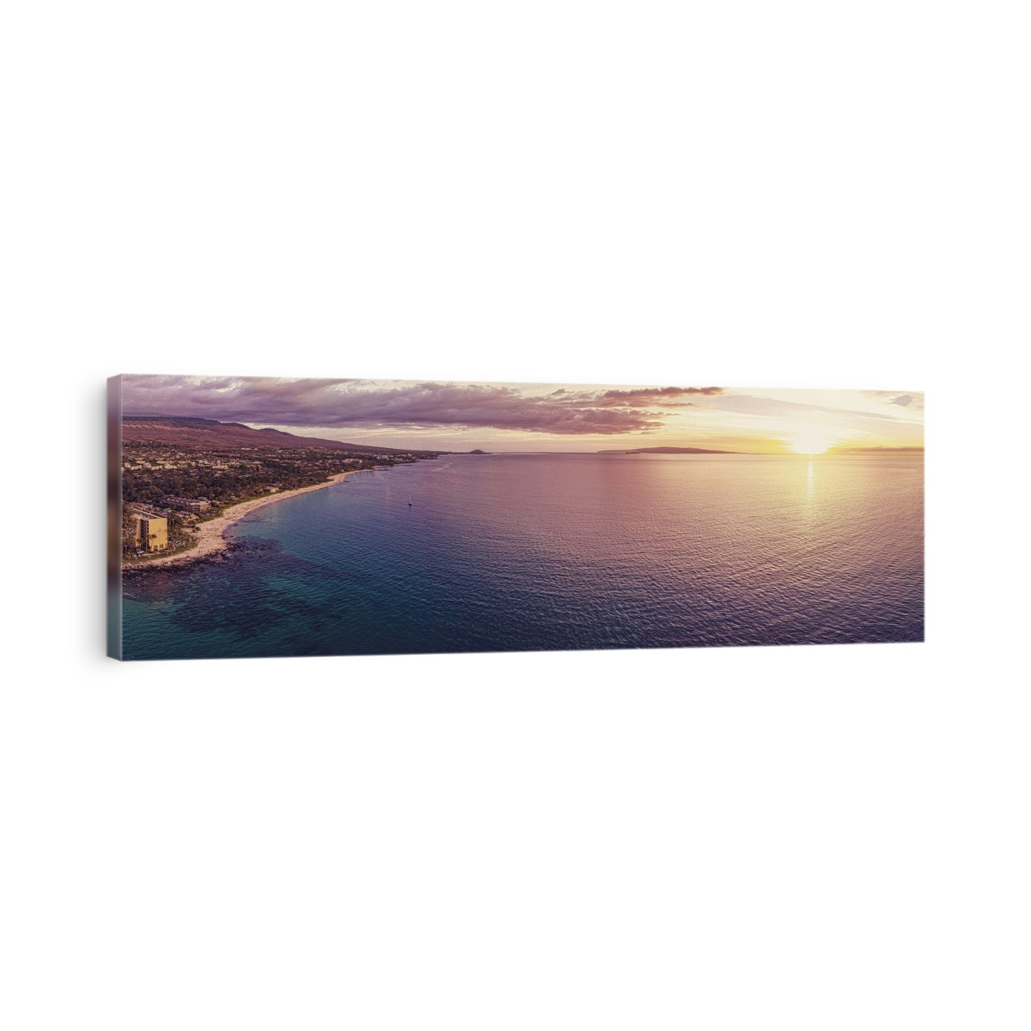 Sunset views from Po'olenalena Beach Park on the island of Maui in Hawaii, USA; Maui, Hawaii, United States of America