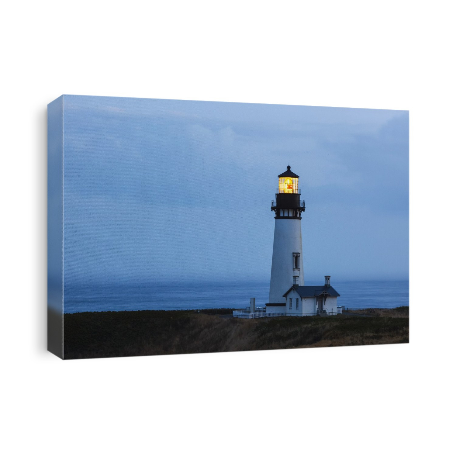 Yaquina Head Lighthouse at sunrise; Newport, Oregon, United States of America