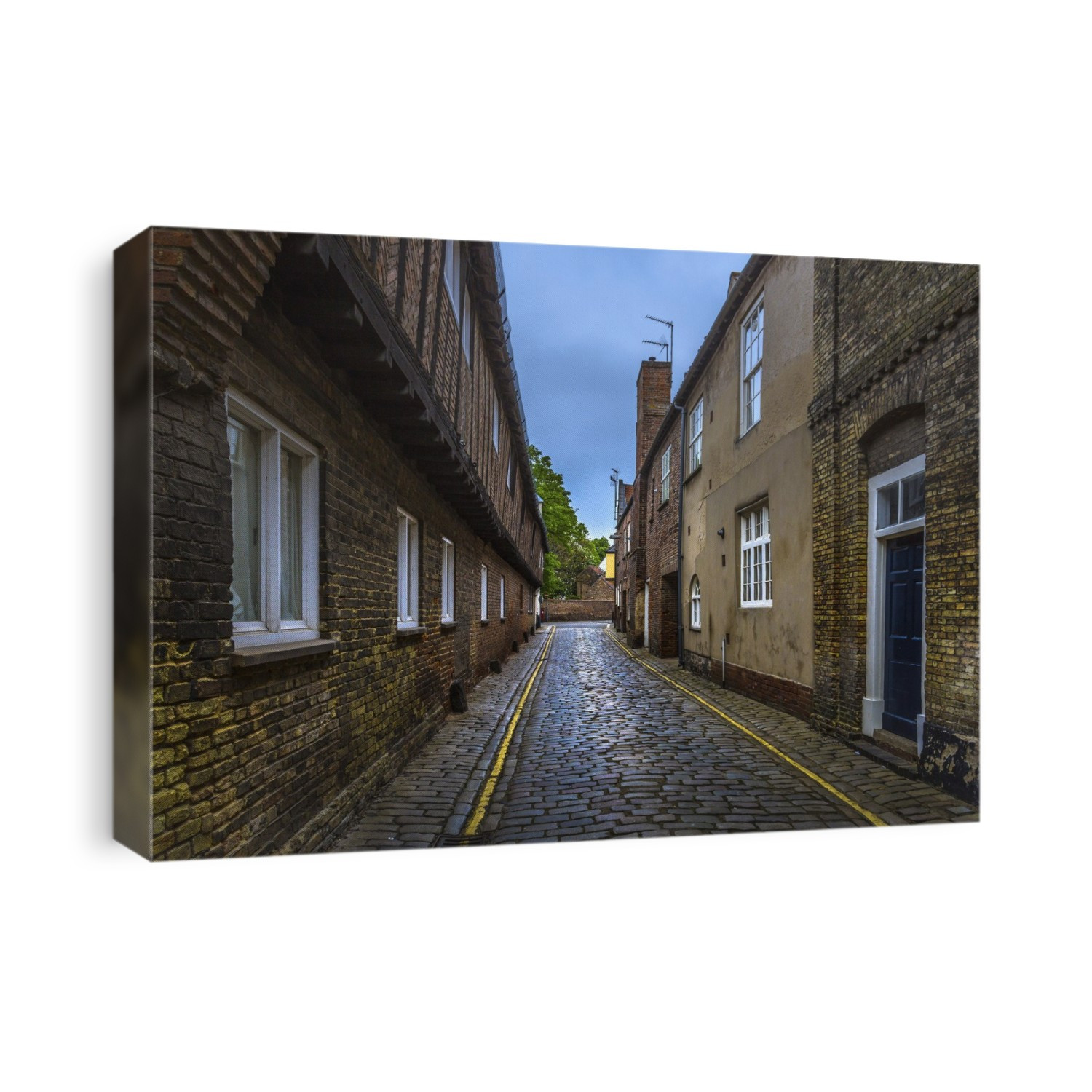 Narrow street besides the Hanse House  which is the only surviving Hansiatic warehouse in England.