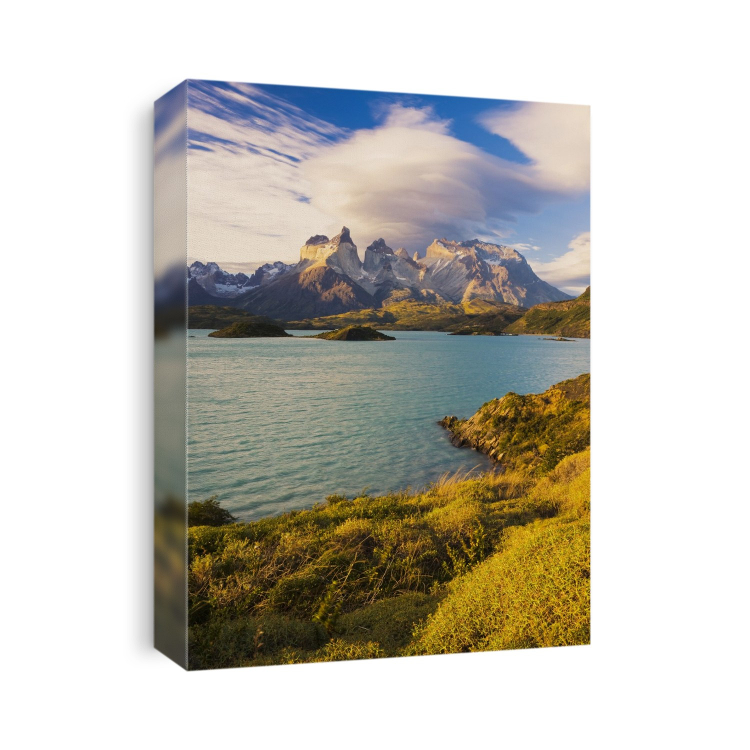 Cuernos del Paine and Lago Pehoe with Lenticular clouds above in Torres del Paine National Park; Magallenes, Patagonia, Chile