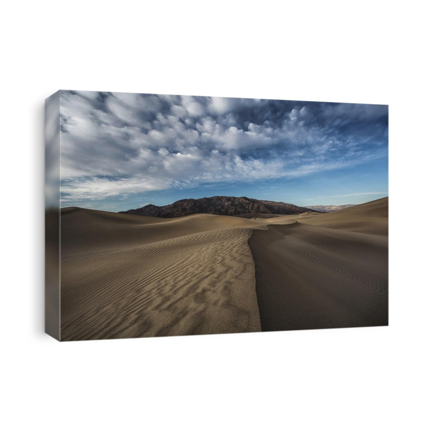 The amazing Mesquite Sand Dunes at Death Valley National Park