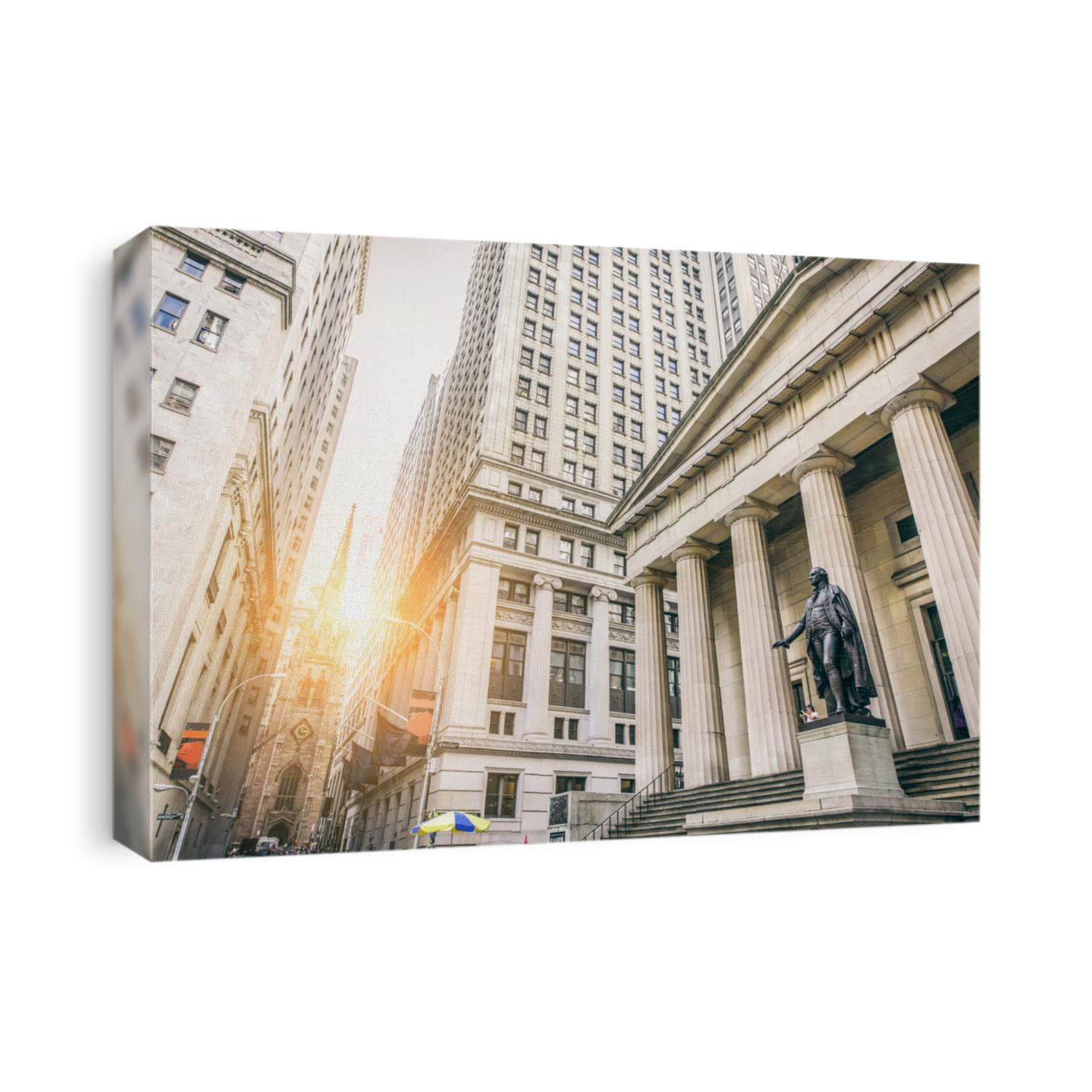 Facade of the Federal Hall with Washington Statue on the front, wall street, Manhattan, New York City