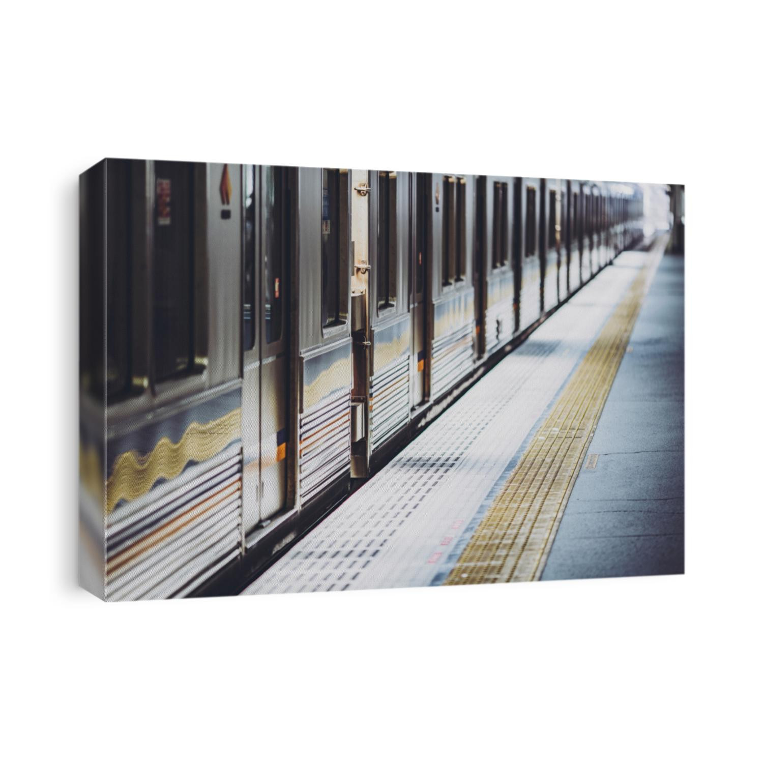 View of platform in the Japanese station