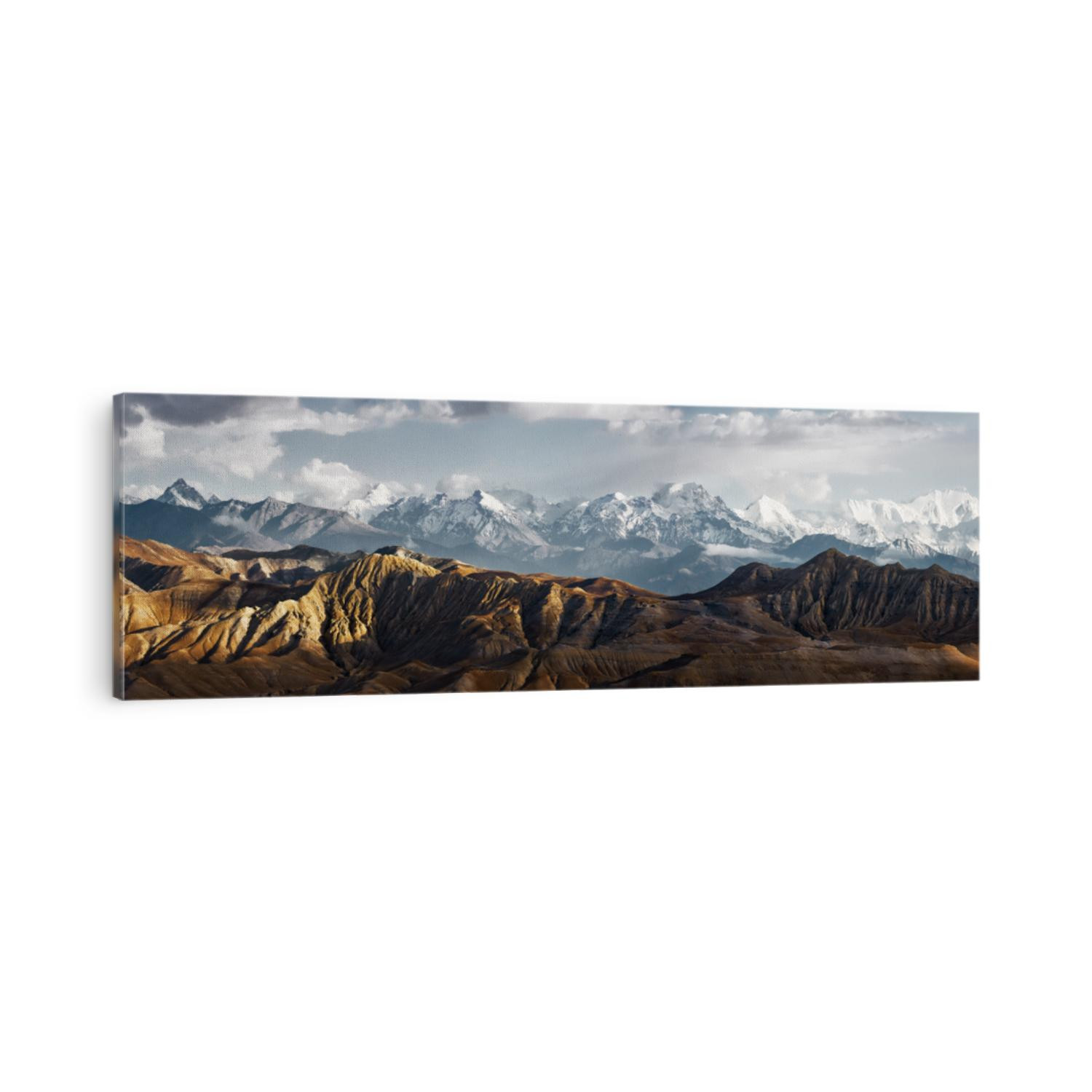 Panoramic view of the snowy mountains in Upper Mustang, Annapurna Nature Reserve, trekking route, Nepal